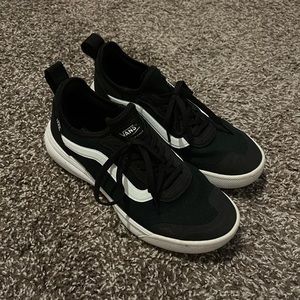 Vans UltraRange Rapidweld (Black/White)